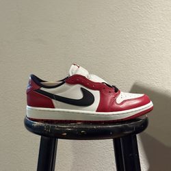 New Jordan 1 Low Chicago Size 9