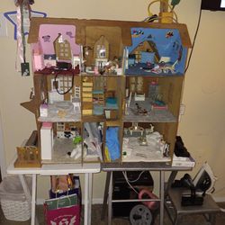 Un Finished Doll House 