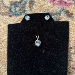 Topaz And Diamond Earing An Pendent 