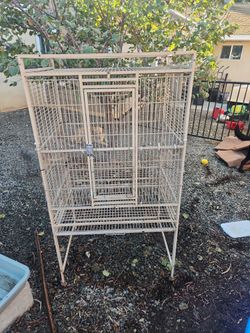 Bird cage free missing bottom pan I am located by la Sierra University