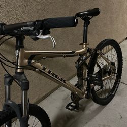 Trek Mountain Bike 