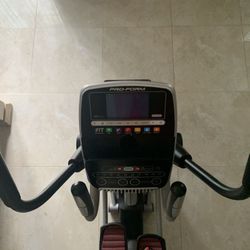 Pro-Form Smart Strider 735