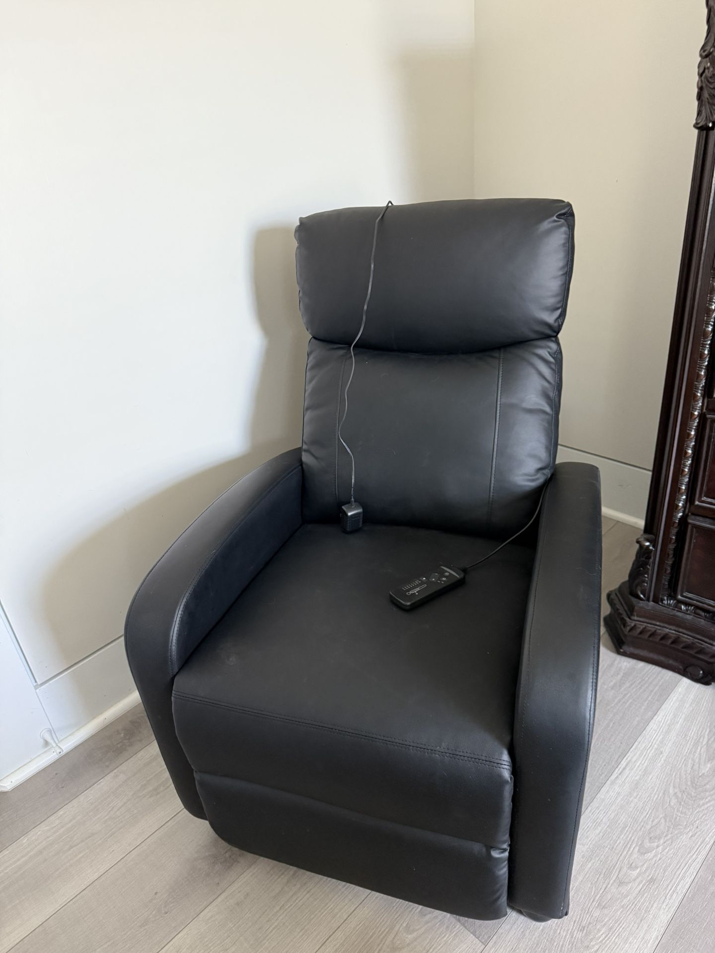 Electric Massaging Recliner