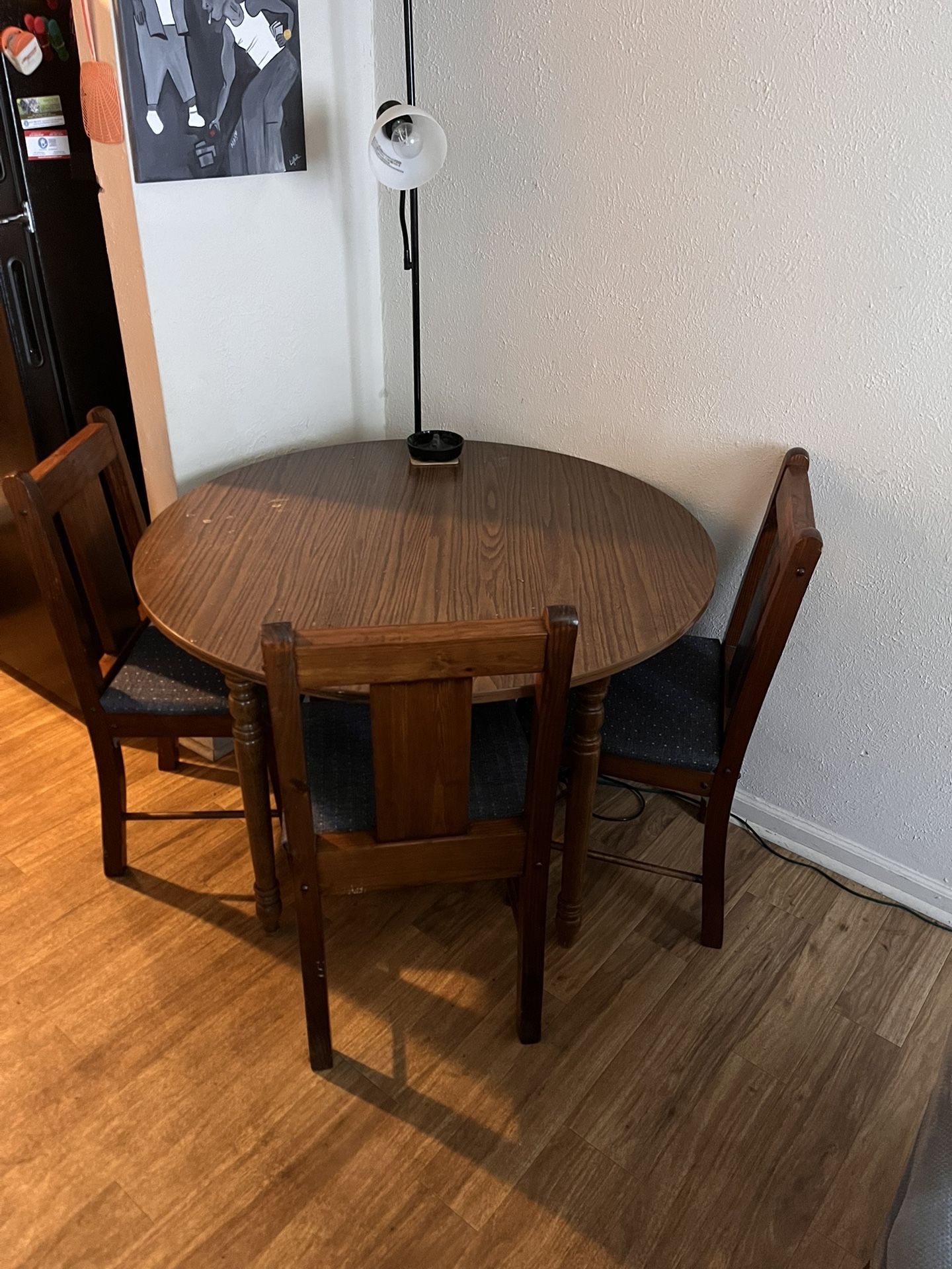 Kitchen Table With 4 Chairs