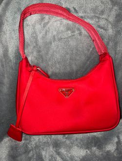 Re-Nylon is Prada Re-Edition 2000 mini-bag