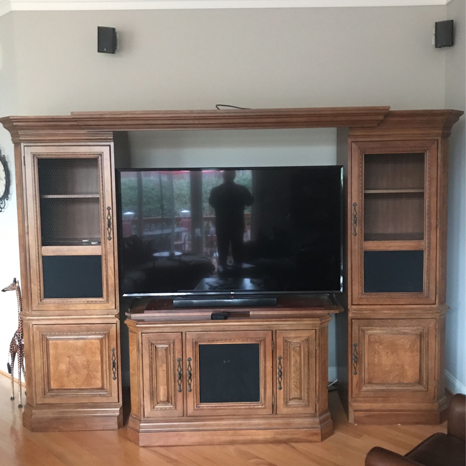 High Quality 4-piece Media Wall Unit (Hooker Brand)