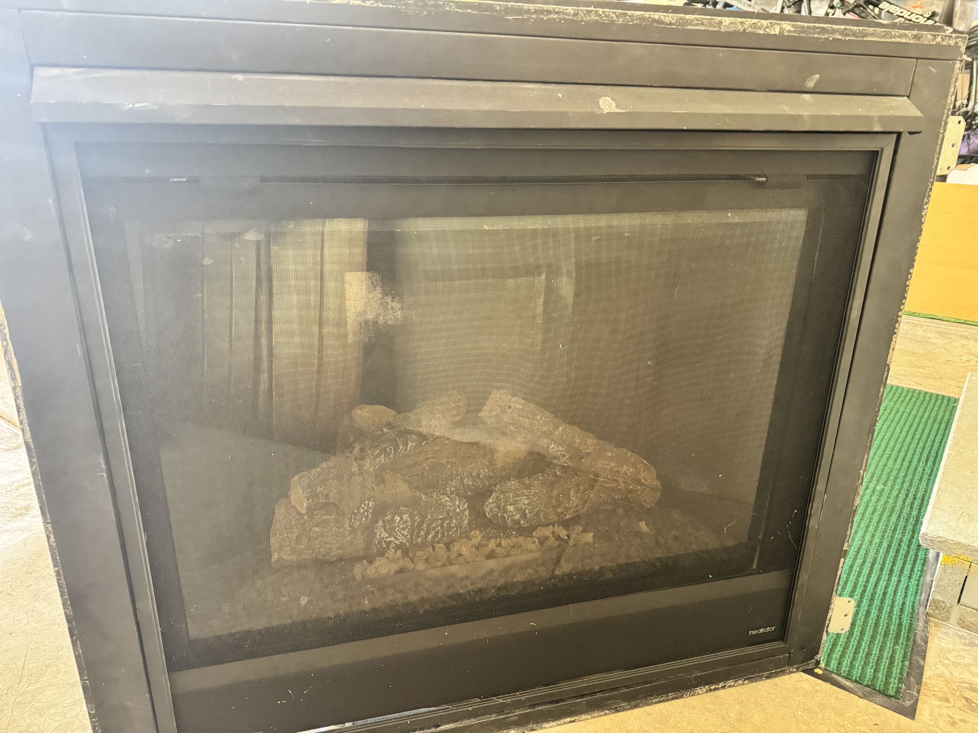 Gas fireplace