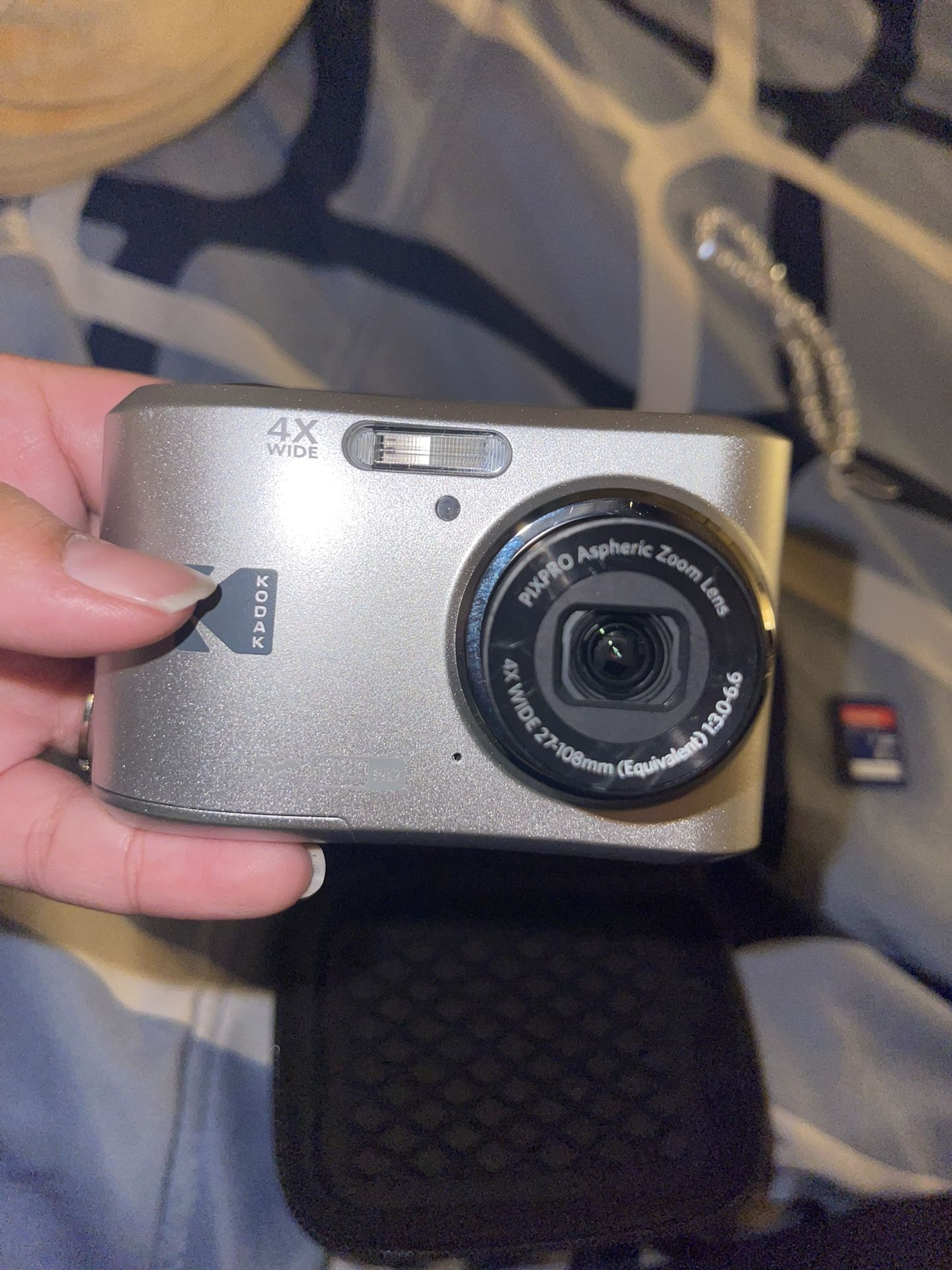 KODAK PIXPRO FZ45-SL (Silver) 4X Optical Friendly Zoom Digital Camera