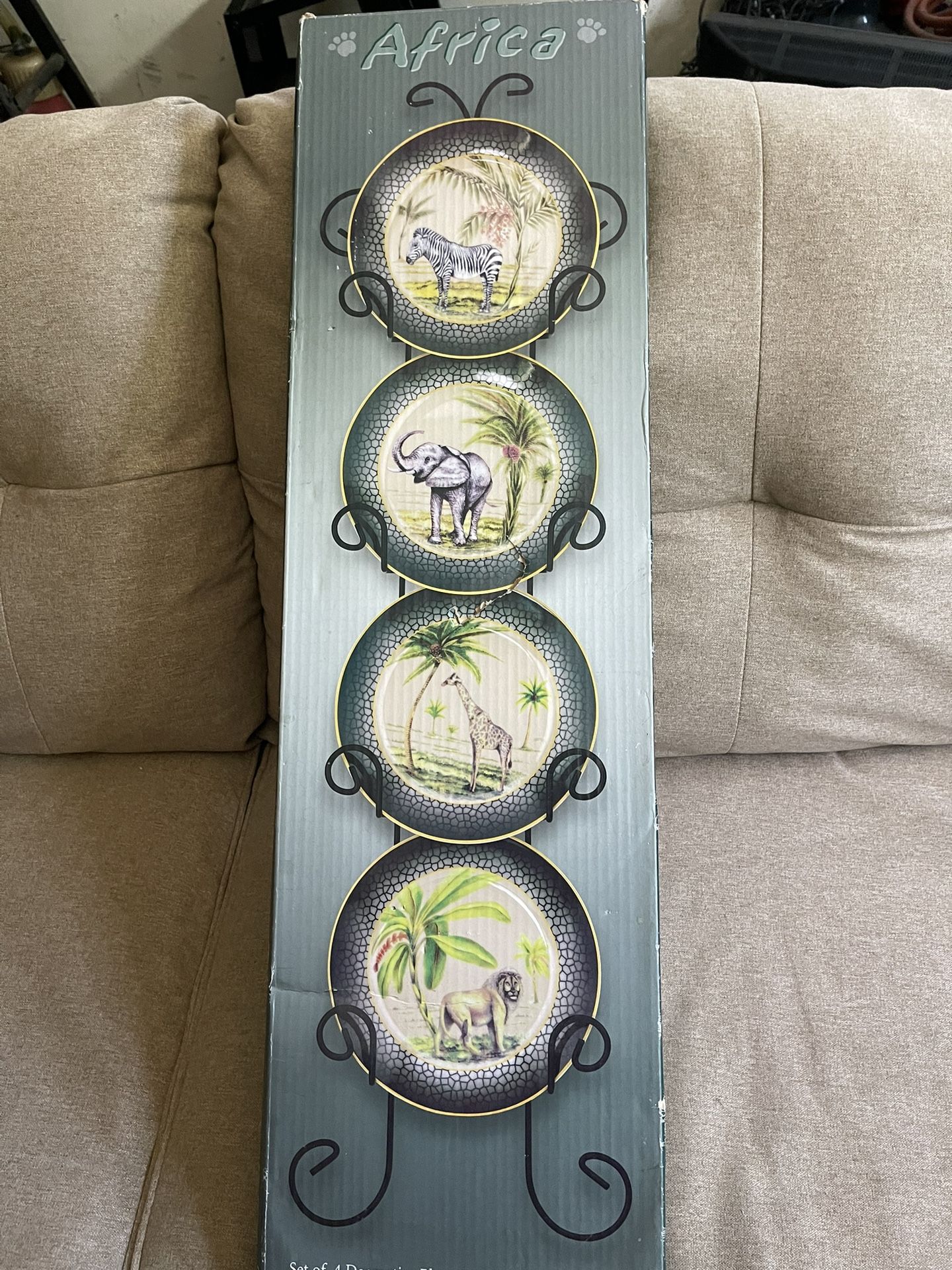 Decorative Plates With Rack