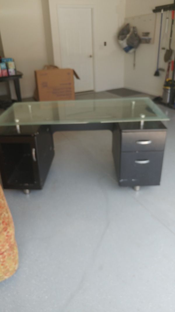 Sy Gl Top Desk Furniture In Murrells Inlet Sc Offerup
