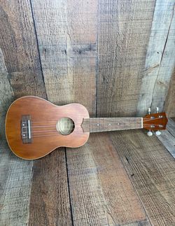 Mitchell MU40NT Ukulele Soprano Ukulele