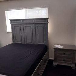 Queen Grey Bedroom Set 