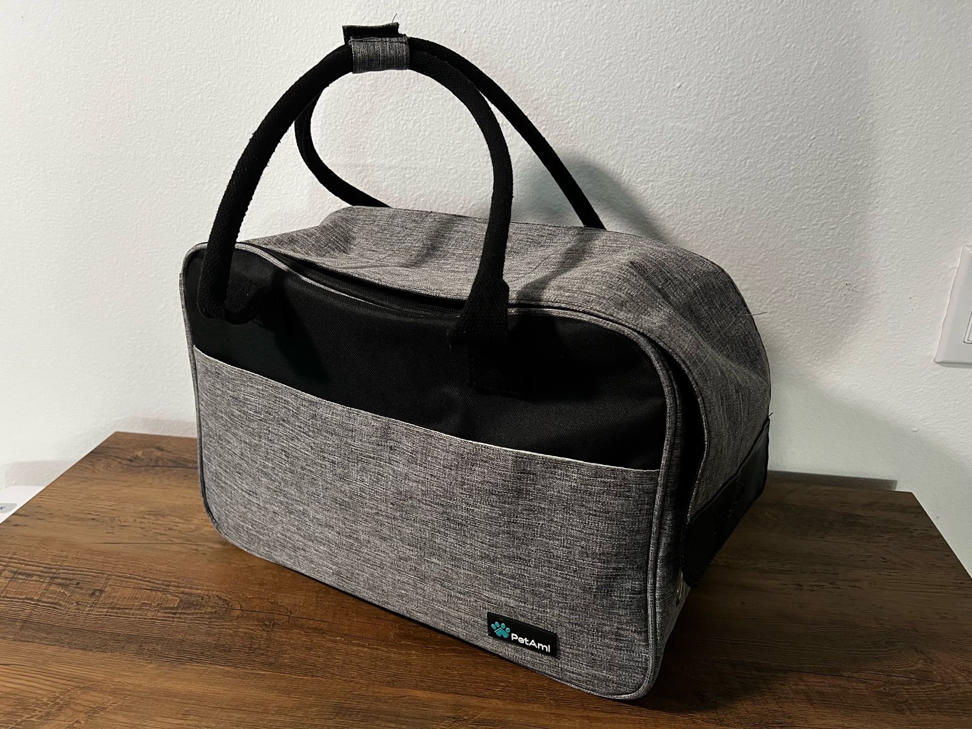Small dog or cat carrier