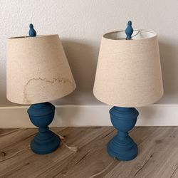 Free Table Lamps With Shades In Working Condition