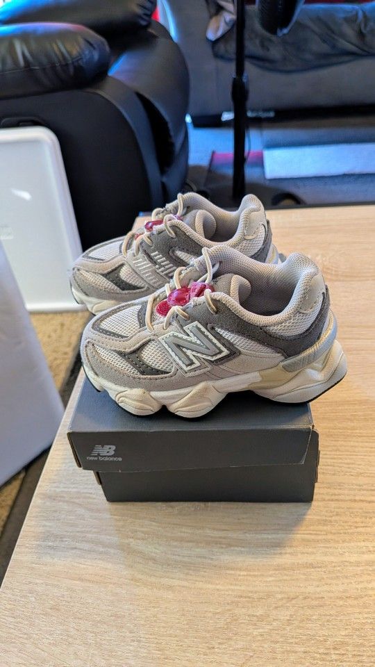 Size 6 Grey New Balance 