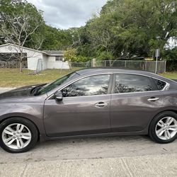 2014 Nissan Altima Runs Great No Issues