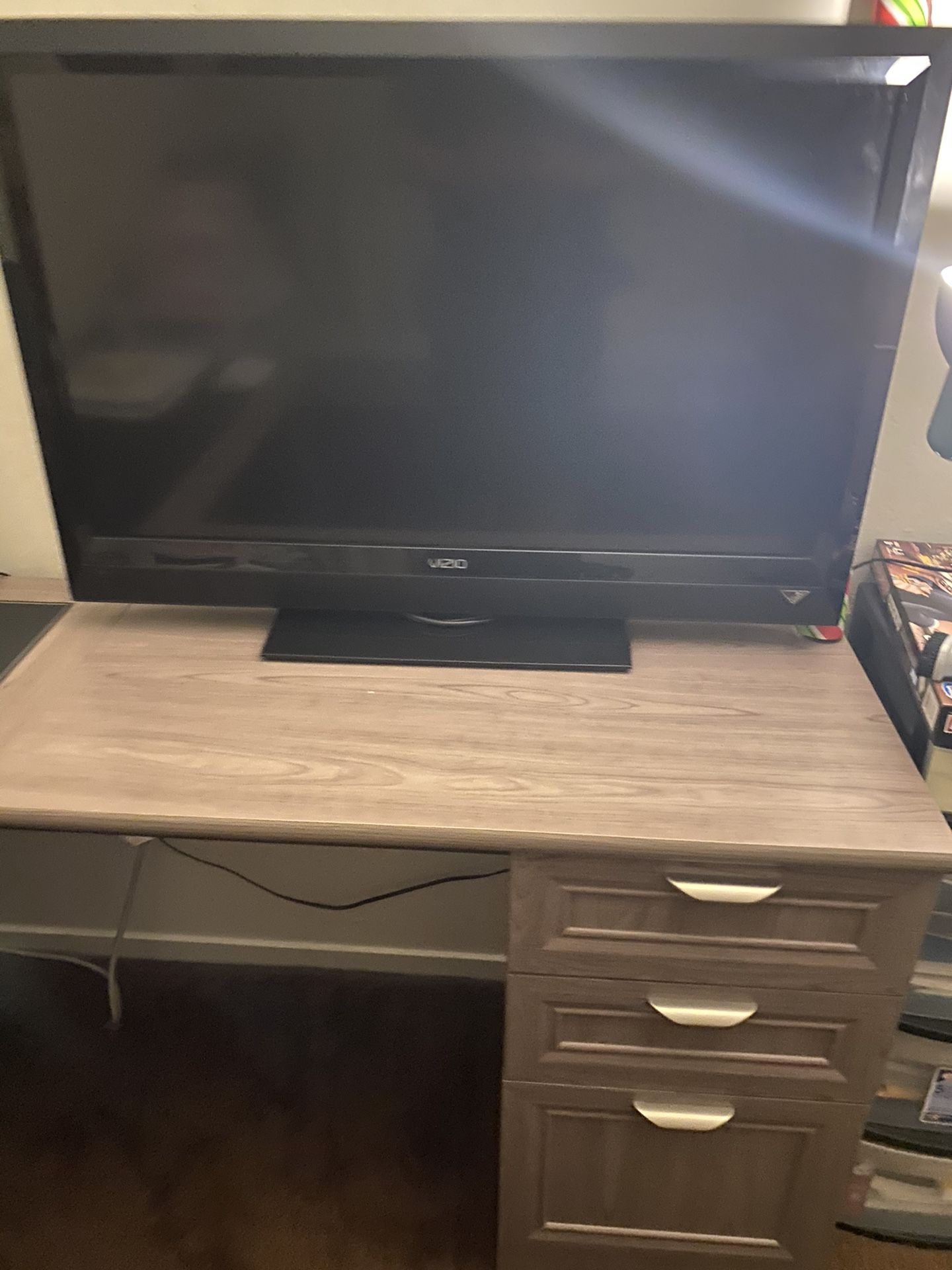 Vizio Flat Screen $80