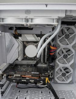 Custom White Gaming PC
