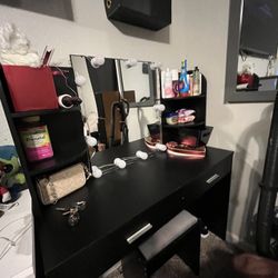 vanity with lights 