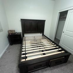 Queen Size Bed With Night Stand 
