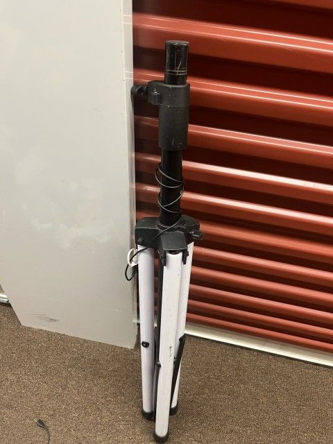 Speaker Stand Legs Have Led Lights