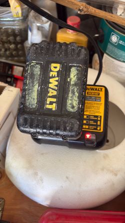 6AH dewalt battery with charger