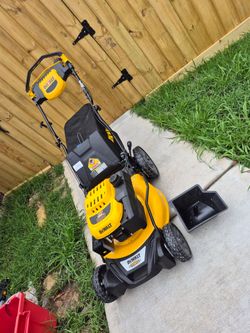 Dewalt Gas Mower 196cc comercial engine Self Propelled RWD Brand New Nuevo Listo Para Trabajar