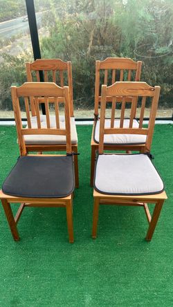 Set of 4 Wooden Dining Chairs with Cushions