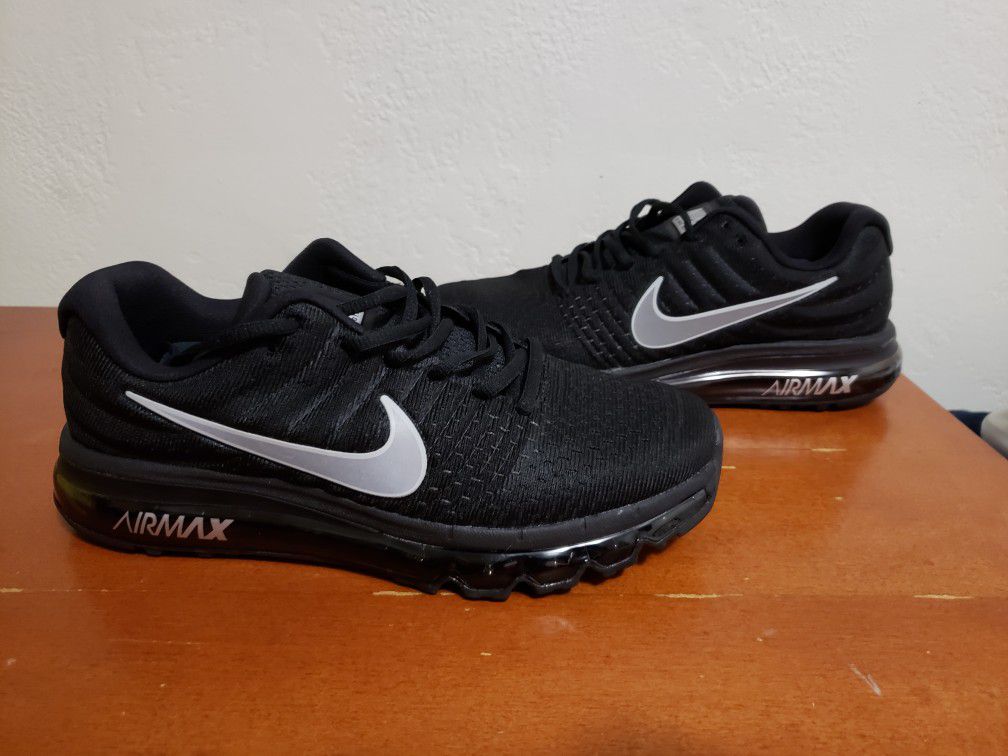 Mens running shoes