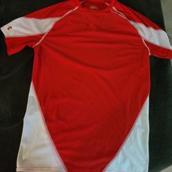 Red and White Under Armor Dry Fit Shirt 👕 