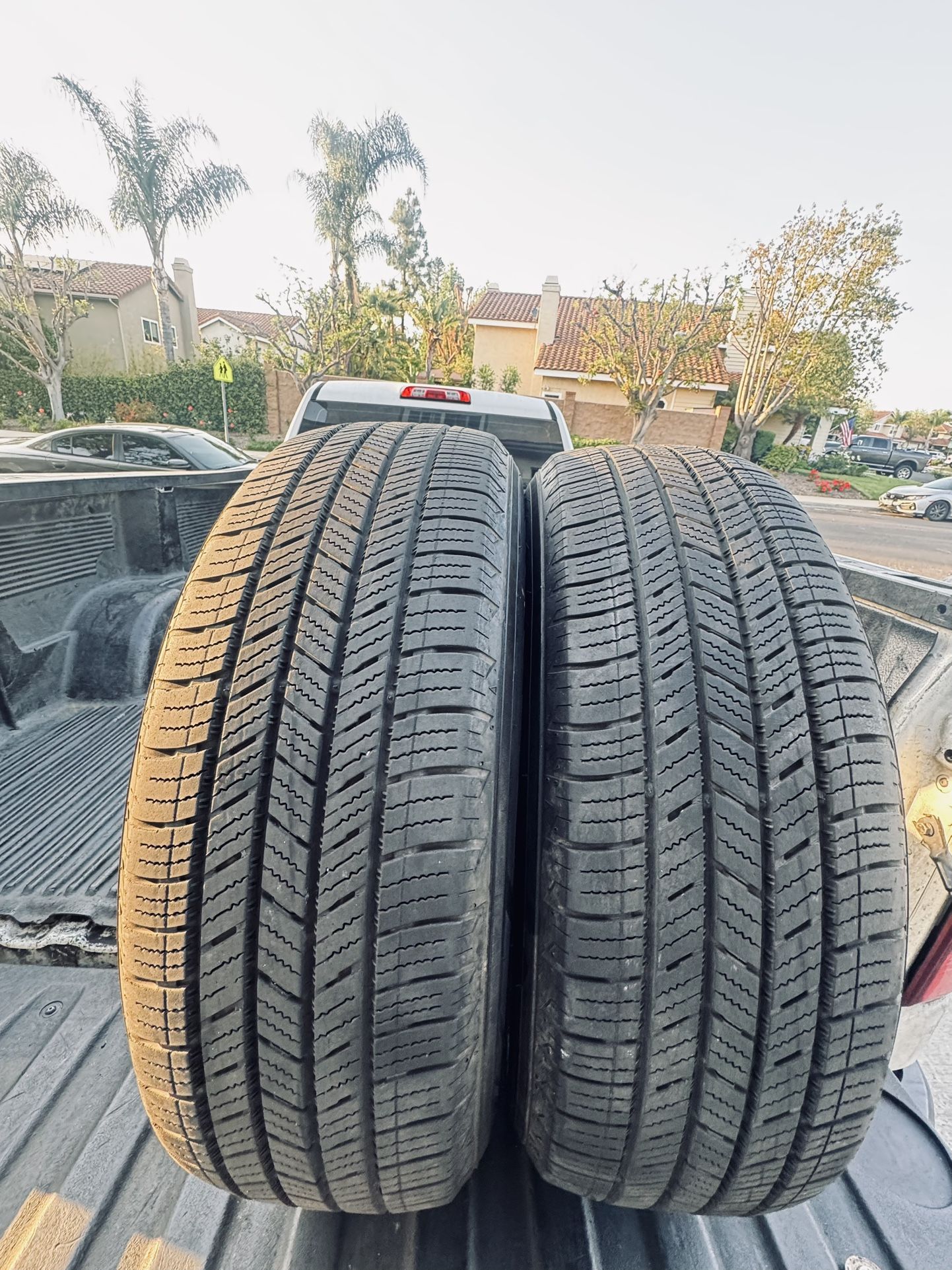 215/65/17 Kuhmo Solus 50% Tread (2)