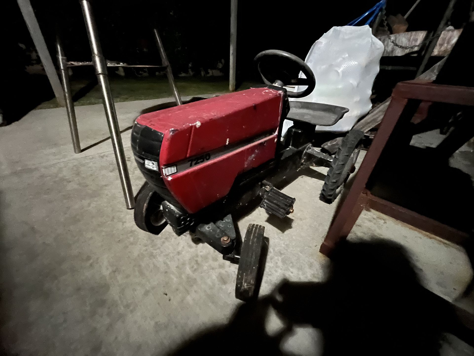 Case IH Magnum 7250 Pedal Tractor