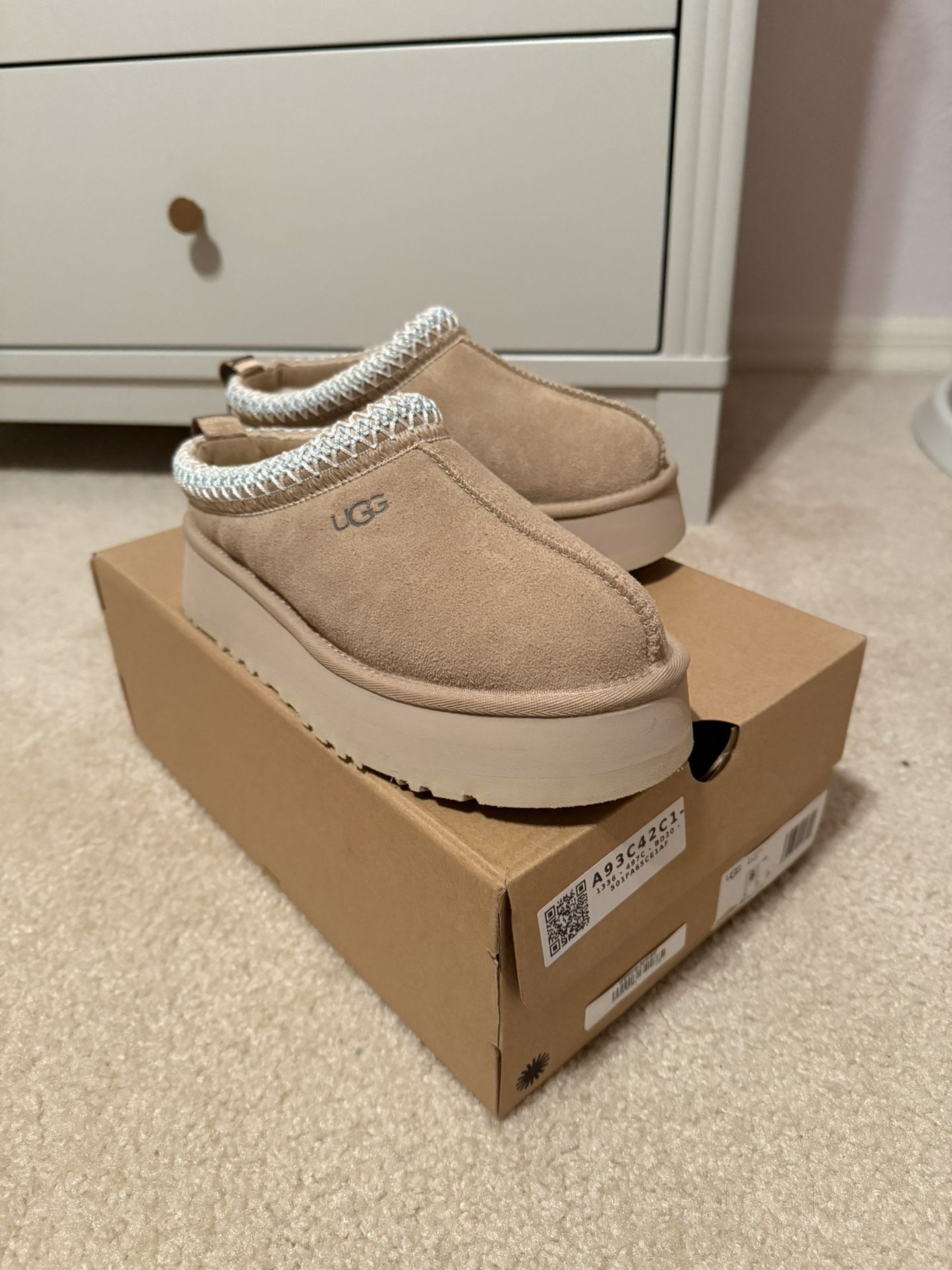 Ugg Tazz Plataform Size 6 Women
