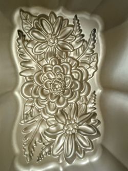 Nordic Ware Wildflower Loaf Pan