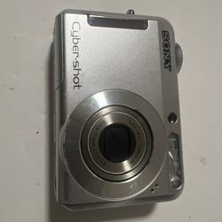 Sony Cybershot S650 7.2MP Digital Camera with 3x Optical Zoom 