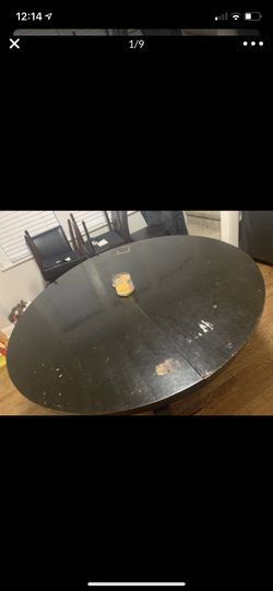 Round dinning table with five chairs