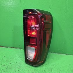 SIERRA 2019 2020 2021 2022 2023 2024 DRIVER TAILLIGHT OEM