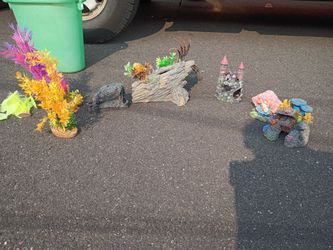 Fish tank ornaments