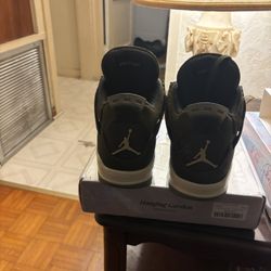 Air Jordan Retro 4’s SE