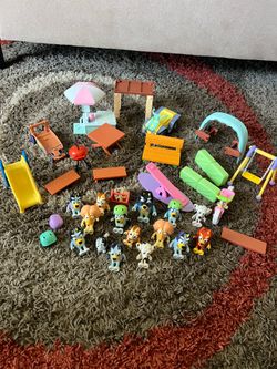 Bluey Playset and characters