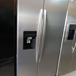 Whirlpool Refrigerator Side By Side Stainless Steel Everything Works Good 💯