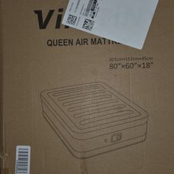 Vinitin Air Mattress Queen with Built in Pump, 18"