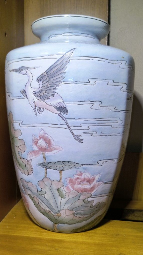 Hand-Painted Asian Crane Porcelain Vase – Large Decorative Pottery – Ming Li Replica
By