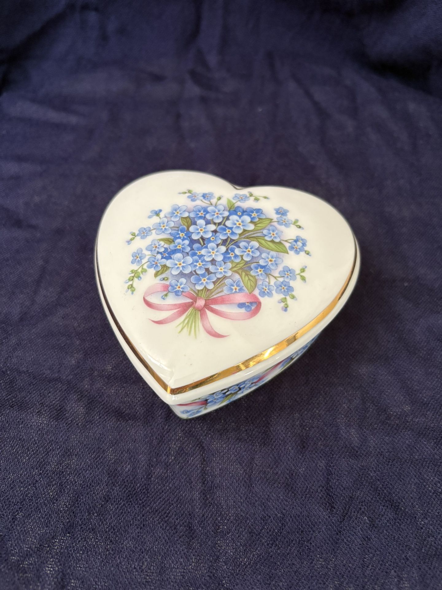 Porcelain Heart Trinket Box