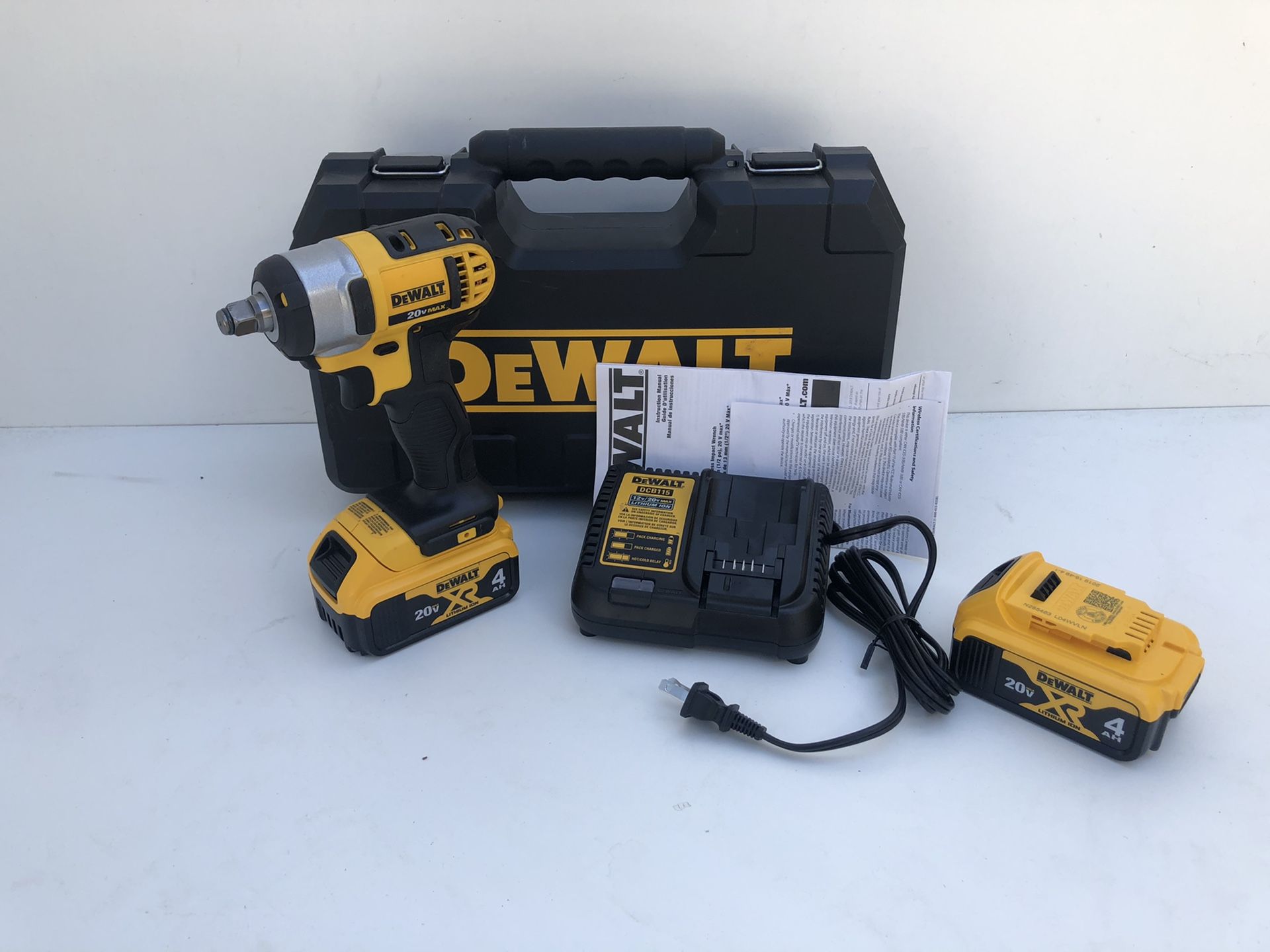DEWALT 20-Volt MAX Lithium-Ion Cordless 1/2 in. Impact Wrench Kit with (2) Batteries 4Ah, Charger and Tool Bag