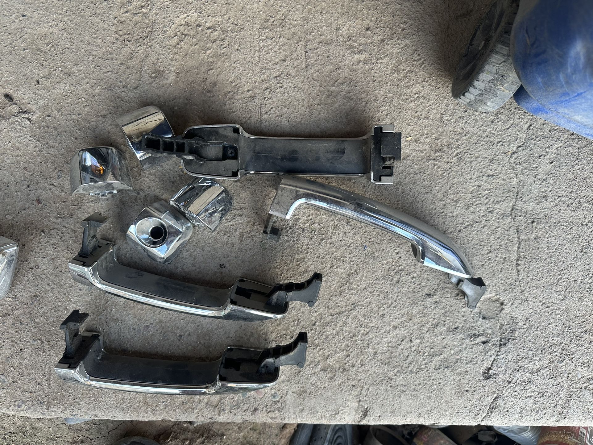 2008-2013 Toyota Sequoia And Tundra Door Handles