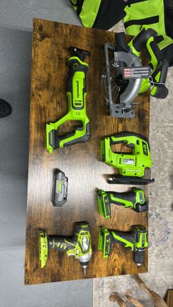 Green works  tool set