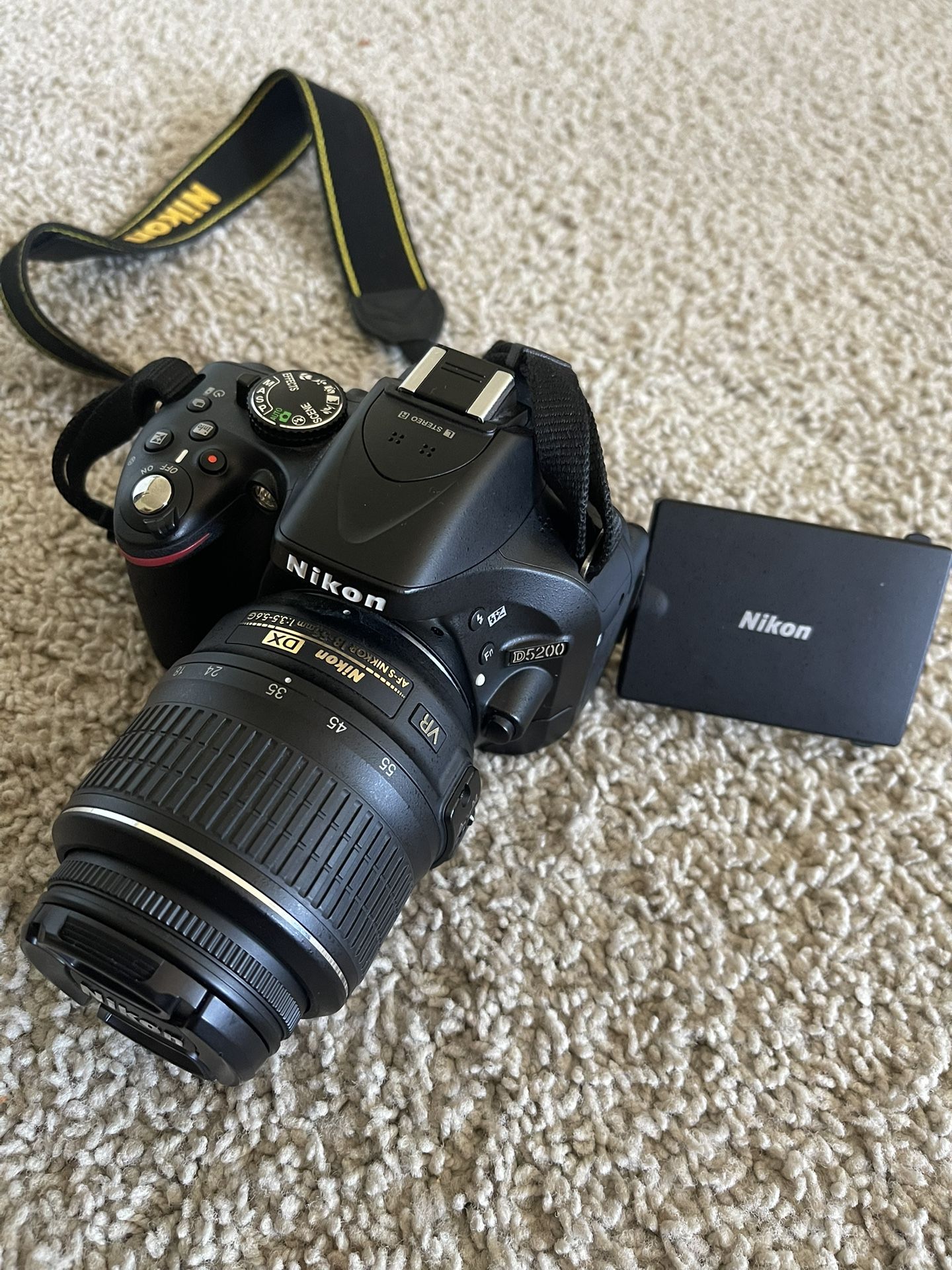 Nikon D5200 DSLR Camera Bundle – Like New!