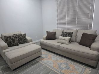 Sofa & Chair w/ Ottoman