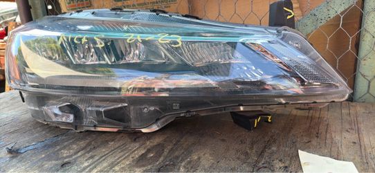 2021 Nissan kick  headlights Full LED  xenon right side